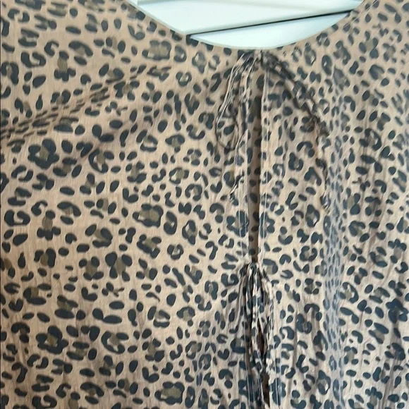 Brown Boxy Top with Puff Sleeves and Crew Neck - Picture 3 of 4